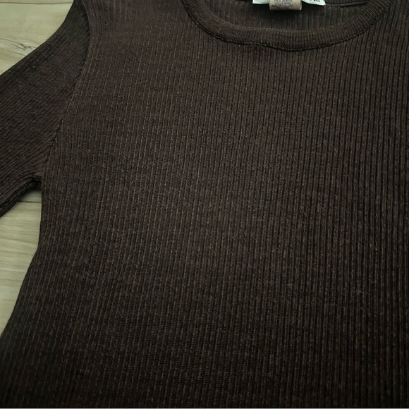 Miss Jessica Chocolate Long Sleeve Ribbed Top Size Medium - Picture 2 of 5